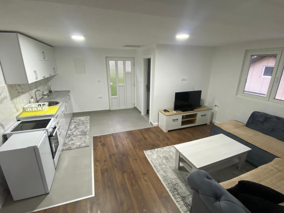 Saraapartmani Plav Exteriör bild