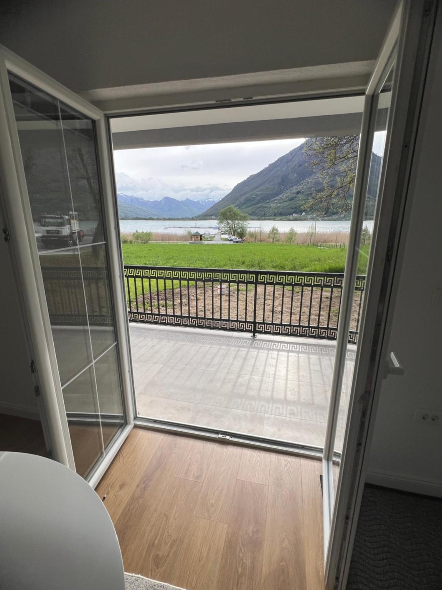 Saraapartmani Plav Exteriör bild