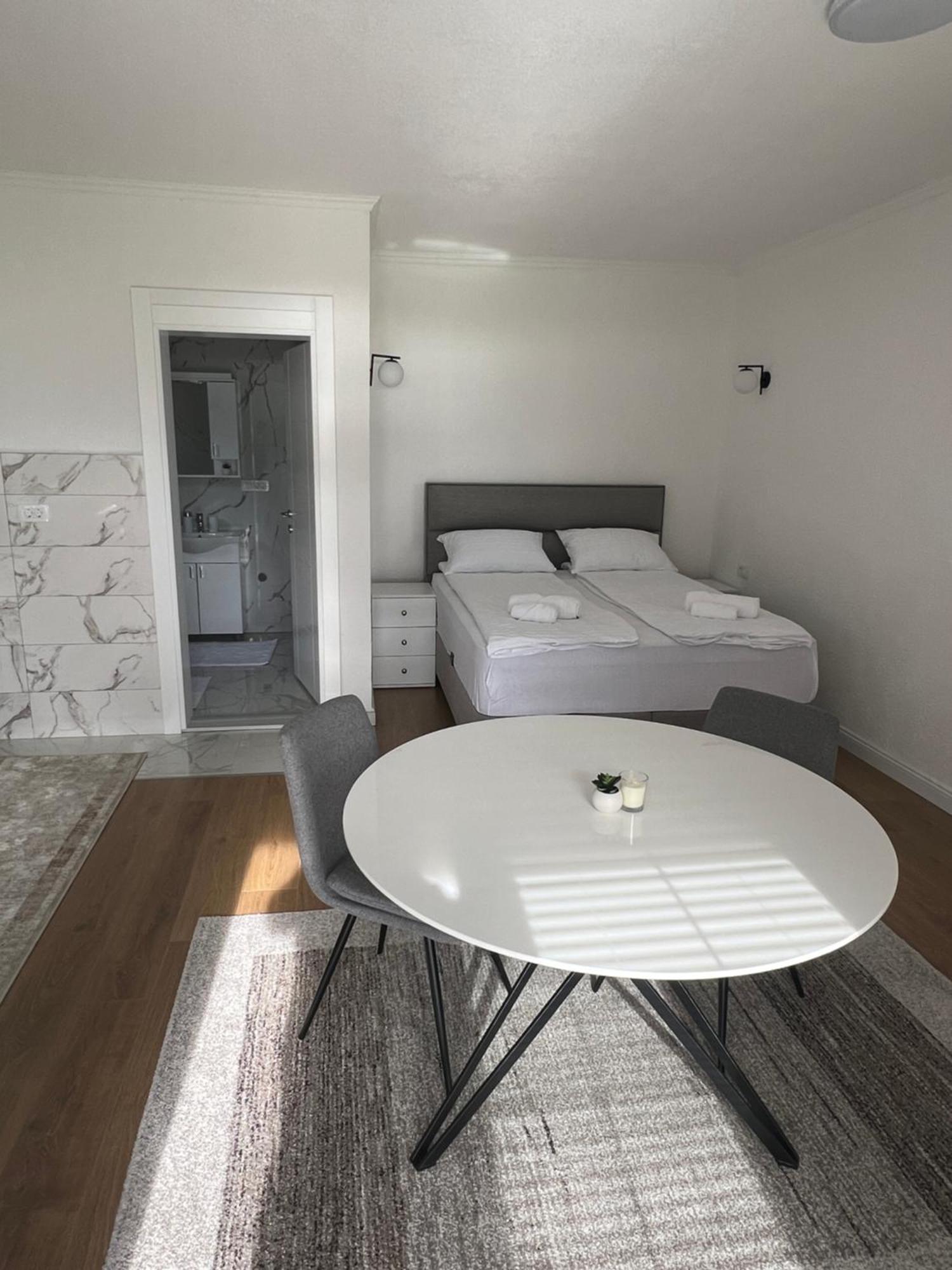 Saraapartmani Plav Exteriör bild