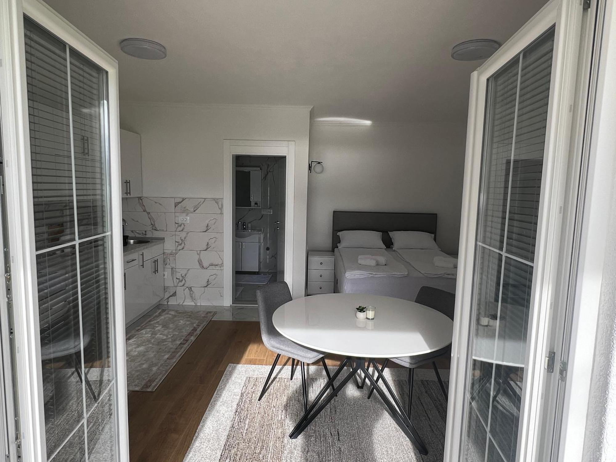 Saraapartmani Plav Exteriör bild